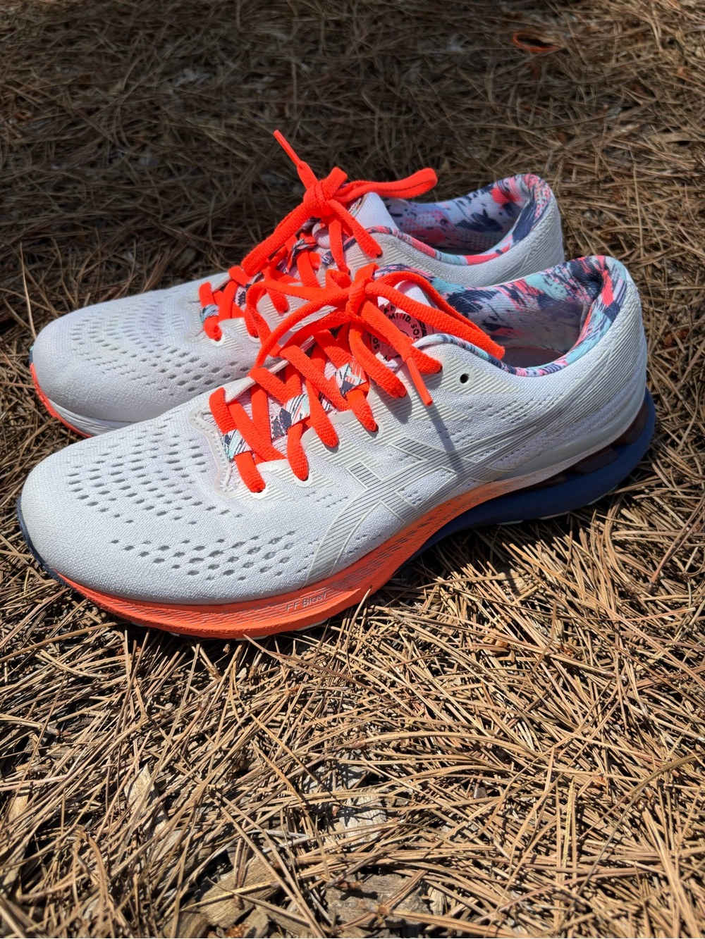 Asics Gel Kayano 28 Women’s White Running Shoes with Orange Laces Size 9.5 - Picture 11 of 13